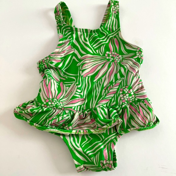 Lilly swim - Picture 1 of 1